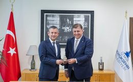 CHP Genel Başkanı Özgür Özel, Başkan Tugay’ı ziyaret etti “İzmir’e canımız gibi sahip çıkmaya devam edeceğiz”