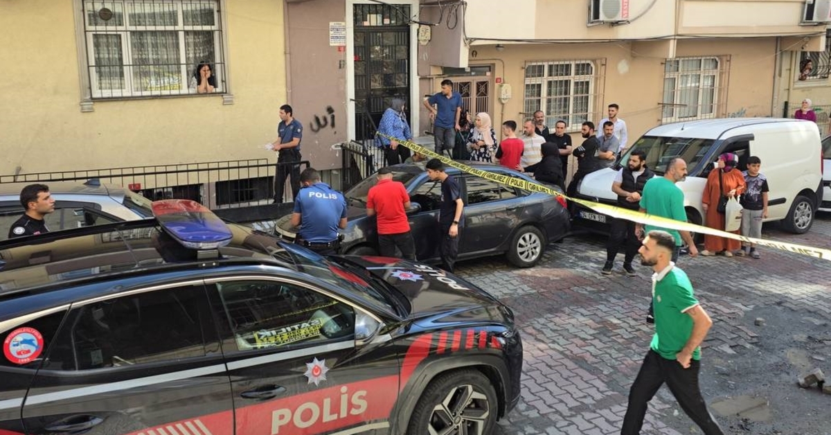 İstanbul’da aile faciası: Anne öldü, baba ağır yaralı, çocuk gözaltında